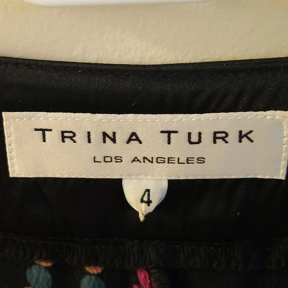 NWOT Trina Turk 100% Silk Gorgeous Top - Picture 3 of 7